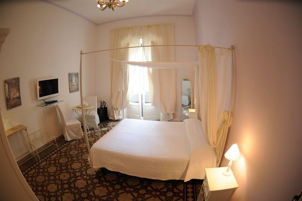 Casa Blanca Bed & Breakfast เรจโจ ดี คาลาเบีย ภายนอก รูปภาพ