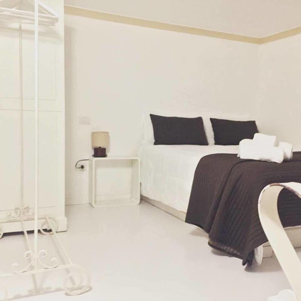 Casa Blanca Bed & Breakfast เรจโจ ดี คาลาเบีย ภายนอก รูปภาพ