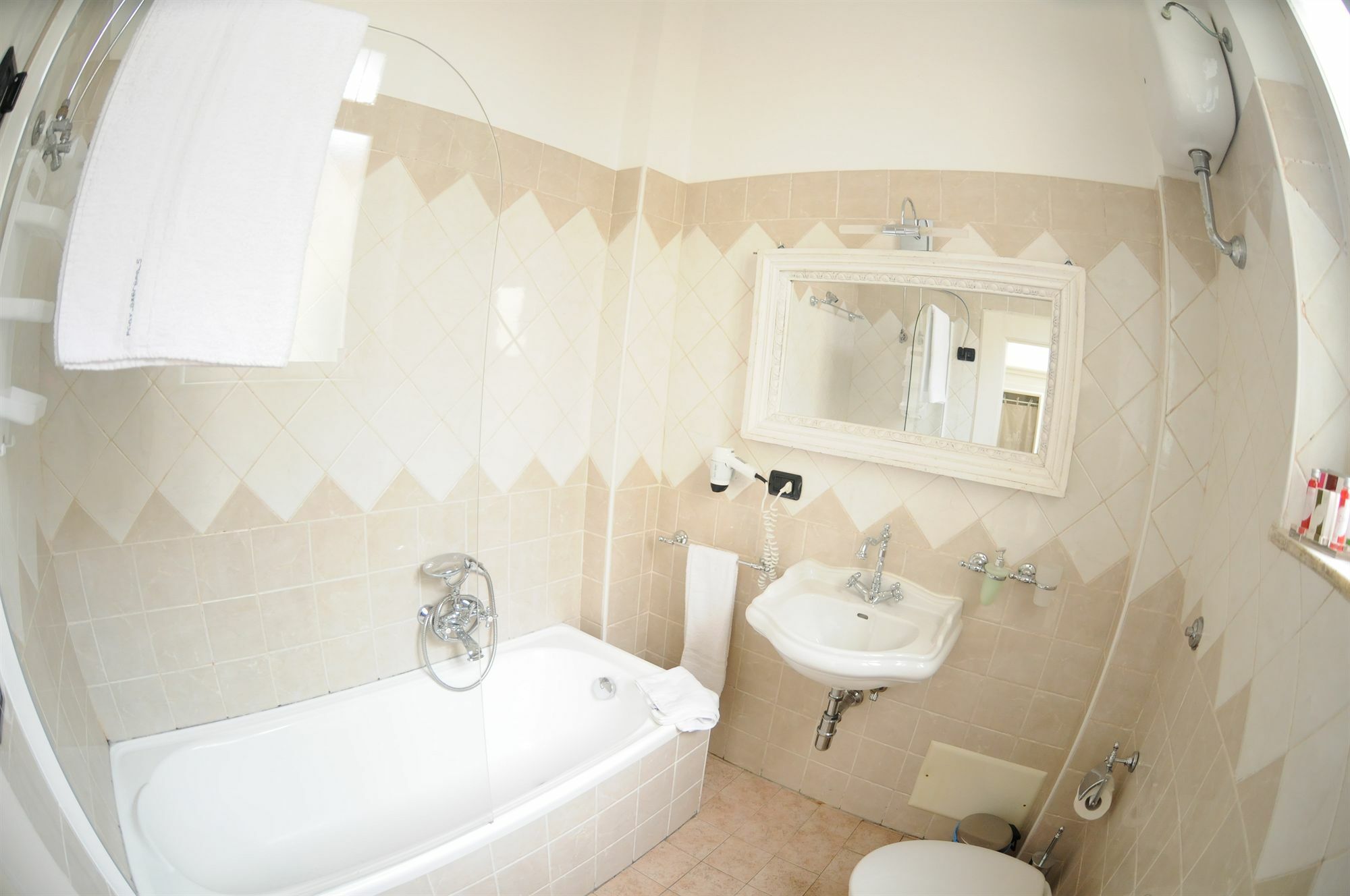Casa Blanca Bed & Breakfast เรจโจ ดี คาลาเบีย ภายนอก รูปภาพ